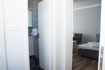Motel Aura