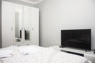 Motel Aura