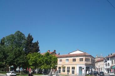 Motel Hrasno