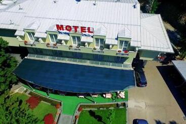 Motel Maksumić