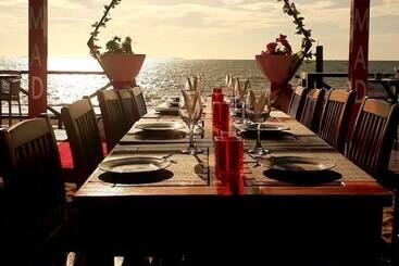 Ramada Suites By Wyndham Wailoaloa Beach Fiji