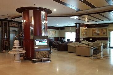 Al Bustan Tower Hotel Suites