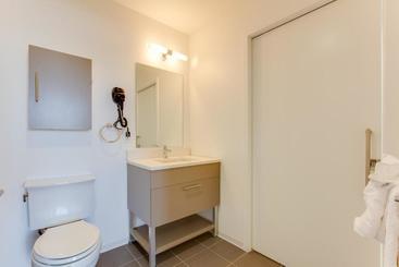 Global Luxury Suites At Kendall East