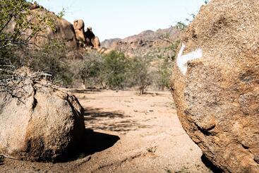 هتل Ai Aiba  The Rock Painting Lodge