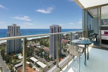 هتل Avani Broadbeach Residences