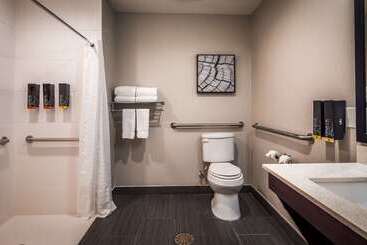 ホテル Best Western Plus Bay City Inn & Suites