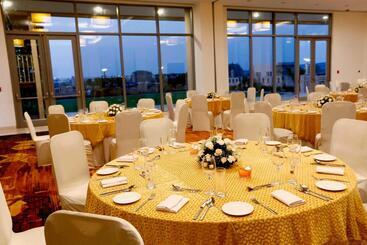 هتل Courtyard By Marriott Surat