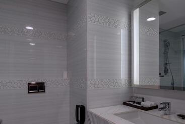 هتل Courtyard By Marriott Surat