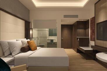 هتل Courtyard By Marriott Surat