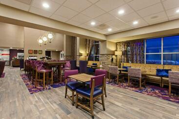 هتل Hampton Inn & Suites Leavenworth