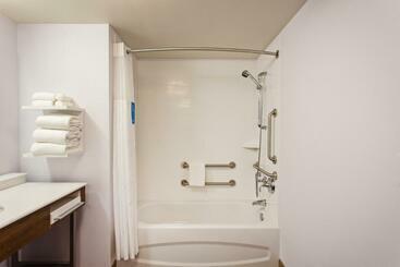 هتل Hampton Inn & Suites Leavenworth