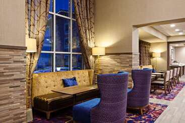 هتل Hampton Inn & Suites Leavenworth