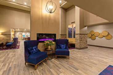 هتل Hampton Inn & Suites Leavenworth
