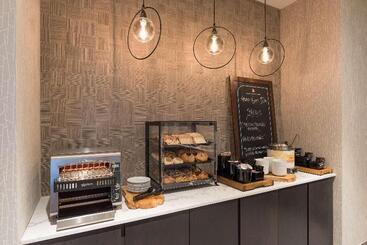 هتل Hilton Garden Inn Hanover Lebanon