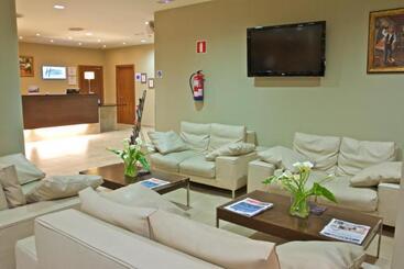 هتل Holiday Inn Express Gibraltar By Ihg