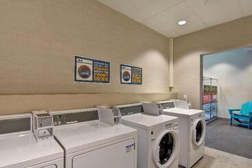 هتل Home2 Suites By Hilton Palmdale, Ca