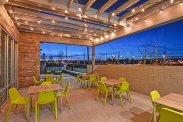 هتل Home2 Suites By Hilton Palmdale, Ca