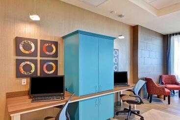 هتل Home2 Suites By Hilton Palmdale, Ca
