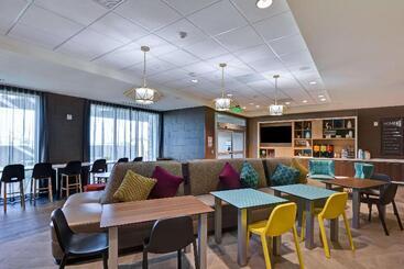 هتل Home2 Suites By Hilton Palmdale, Ca