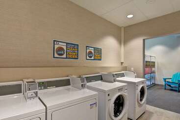 هتل Home2 Suites By Hilton Palmdale, Ca