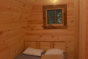 هتل Les Prets A Camper Du Camping Tadoussac