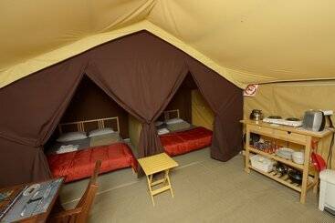 هتل Les Prets A Camper Du Camping Tadoussac