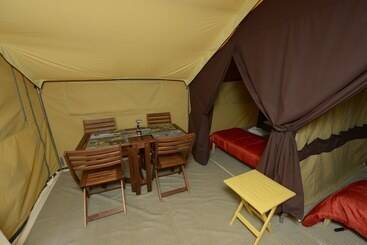هتل Les Prets A Camper Du Camping Tadoussac
