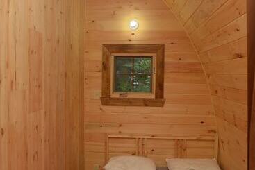 هتل Les Prets A Camper Du Camping Tadoussac