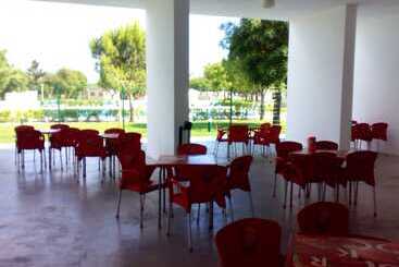 هتل Parque De Campismo Orbitur Montargil