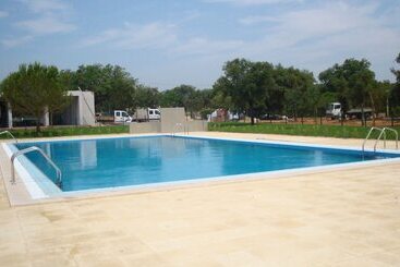 هتل Parque De Campismo Orbitur Montargil