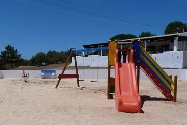 هتل Parque De Campismo Orbitur Sagres