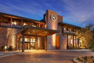 Sheraton Redding Hotel At The Sundial Bridge