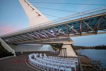 Sheraton Redding Hotel At The Sundial Bridge