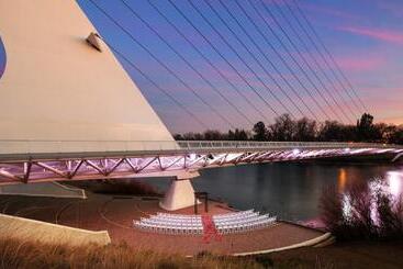 Sheraton Redding Hotel At The Sundial Bridge