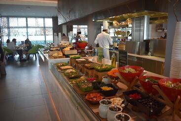 Novotel Muscat Airport
