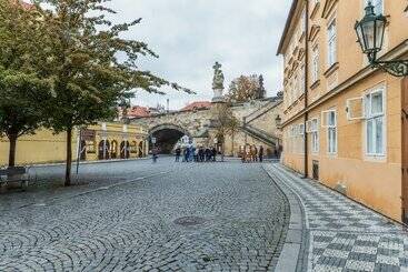 Charles Bridge Hostel & Apartments