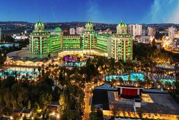Delphin Be Grand Resort