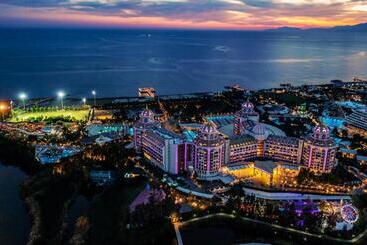 Delphin Be Grand Resort