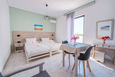 هتل Anthia Apartments