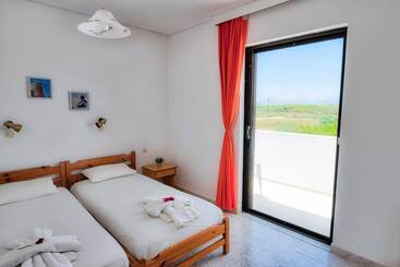 هتل Anthia Apartments