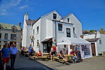 هتل Ferry Inn