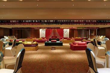 هتل Grand Mercure Vadodara Surya Palace