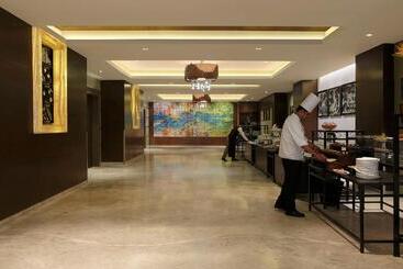 هتل Grand Mercure Vadodara Surya Palace
