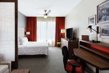 هتل Fiesta Inn Suites Aeropuerto Del Bajío