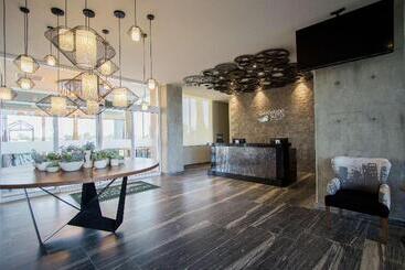 هتل Fiesta Inn Suites Aeropuerto Del Bajío