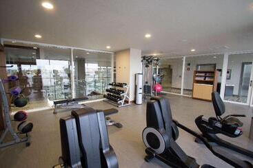هتل Fiesta Inn Suites Aeropuerto Del Bajío