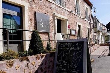 هتل Logis  Auberge De L Abbaye