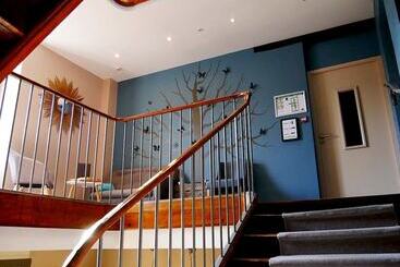 هتل Logis  Auberge De L Abbaye