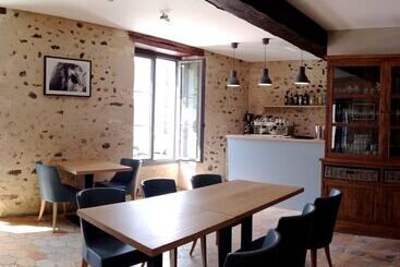 هتل Logis  Auberge De L Abbaye