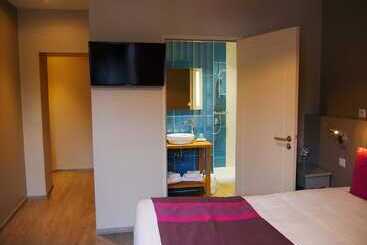 هتل Logis Auberge De L Abbaye